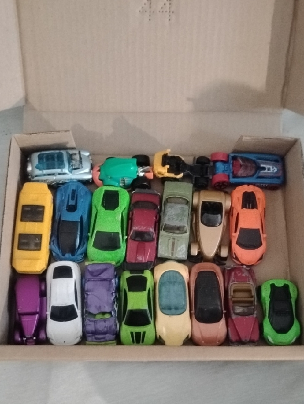 19 Piece Kids Toy Cars Set - Maisto, Matchbox, Hot Wheels